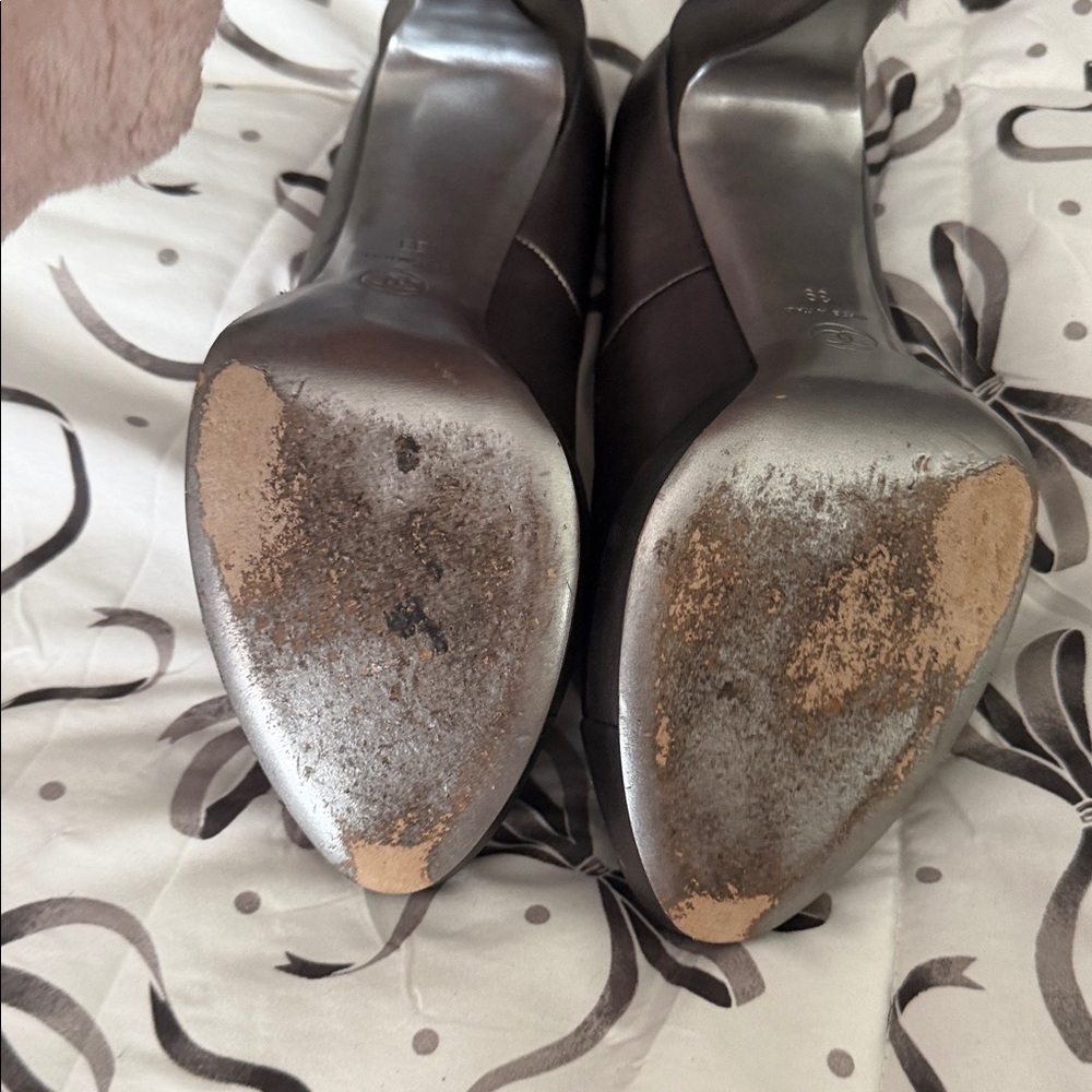 CHANEL Metallic Camellia Platform Pumps - Gunmetal - Picture 11 of 13
